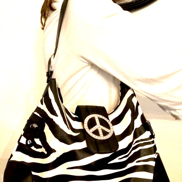 CONCEALED CARRY PURSE ZEBRA PRINT SHOULDER BAG OUTSIDE POCKET PEACE SIGN NEW13X9 - Picture 6 of 12